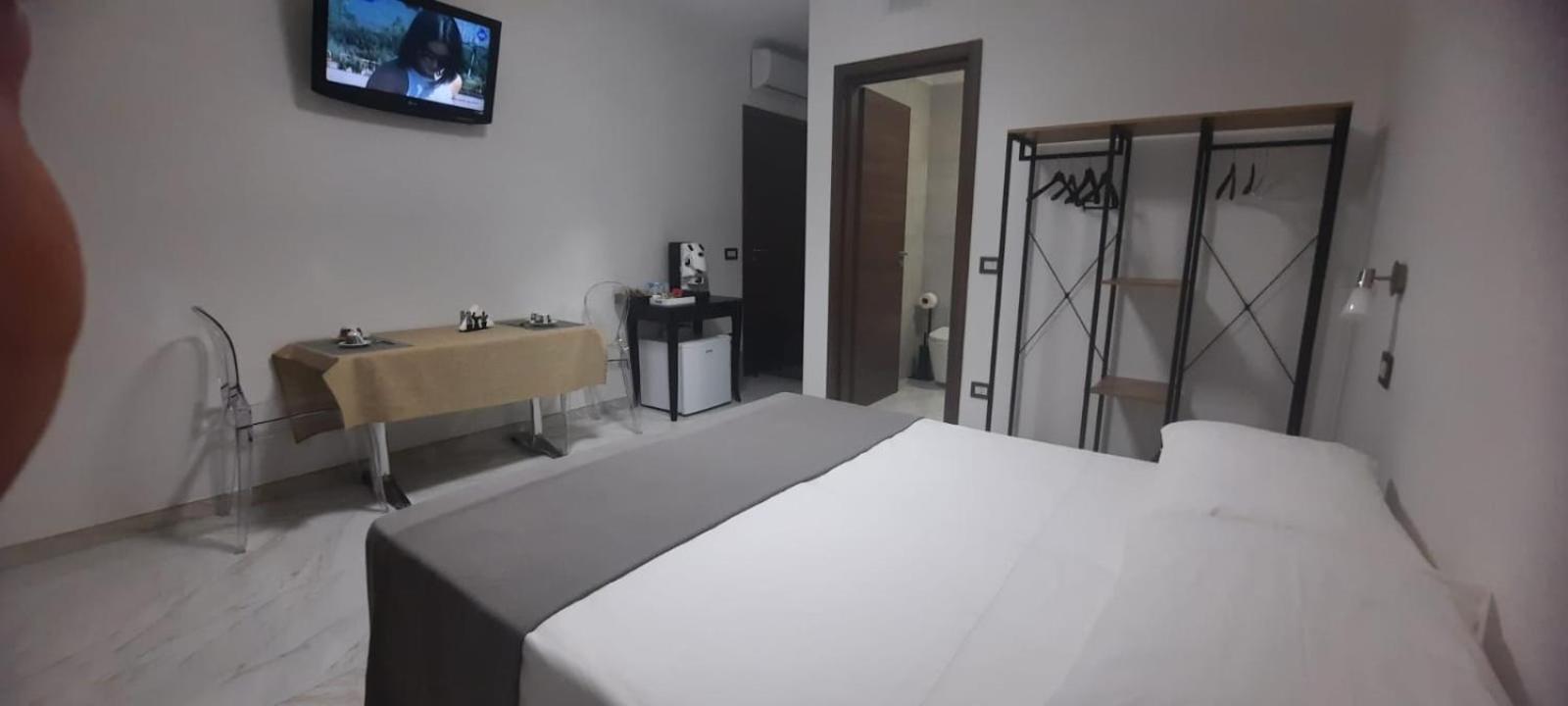 Bed and Breakfast Residenza Del Sole Surbo Экстерьер фото